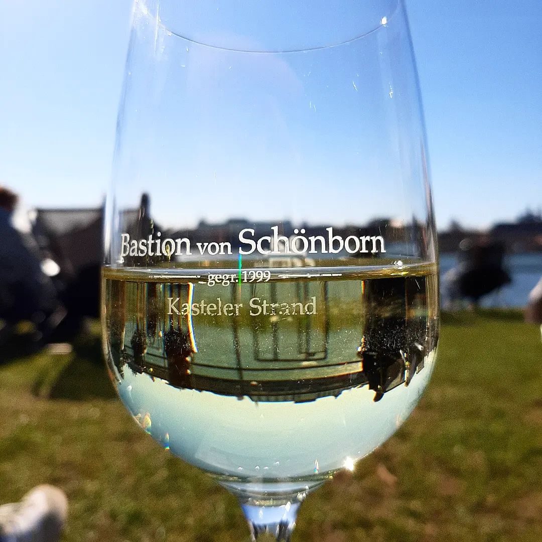 Saturday afternoon #saturday #afternoon #sunny #windy #relax #bastionvonschoenborn #wine